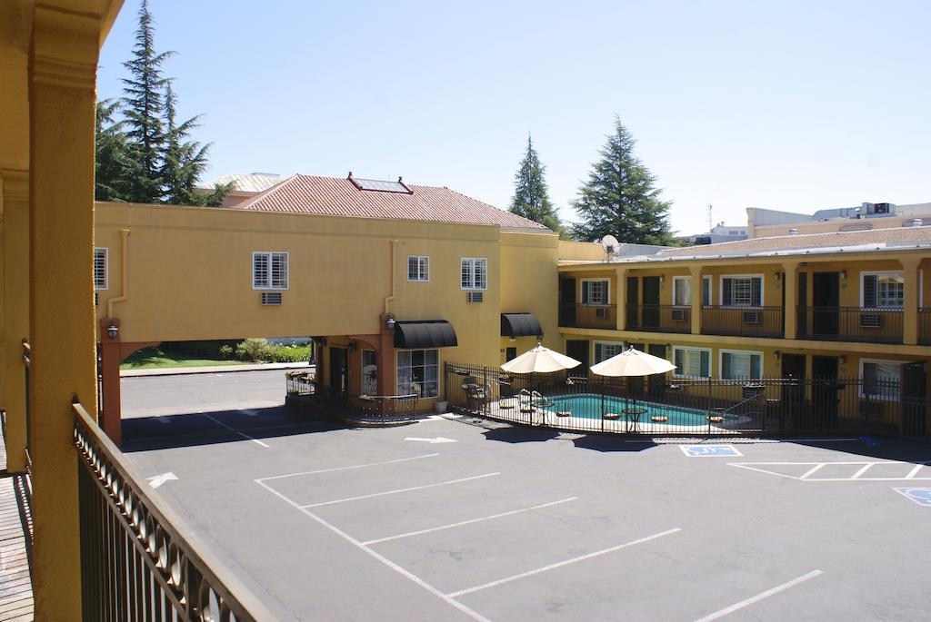 Napa Valley Hotel & Suites Eksteriør bilde