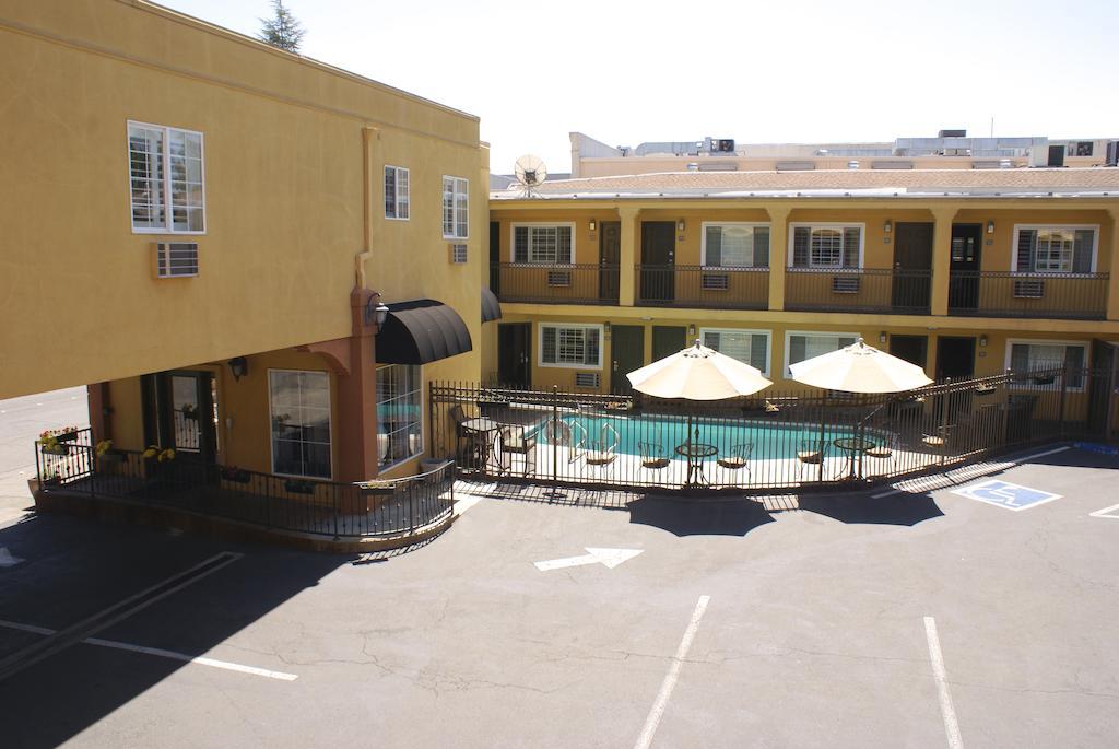 Napa Valley Hotel & Suites Eksteriør bilde
